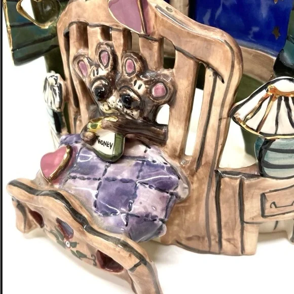 Charming Ceramic Candle Holder with Bear Design - Picture 2 of 6